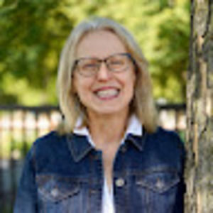 Meet your Posher, Lynda